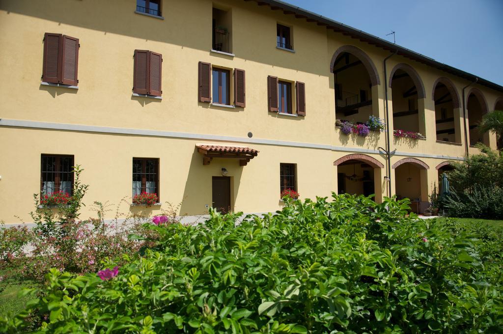 Cascina Delle Mele Bed & Breakfast Vittuone Exterior photo